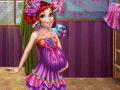 Cluiche Pregnant Princesses On Catwalk